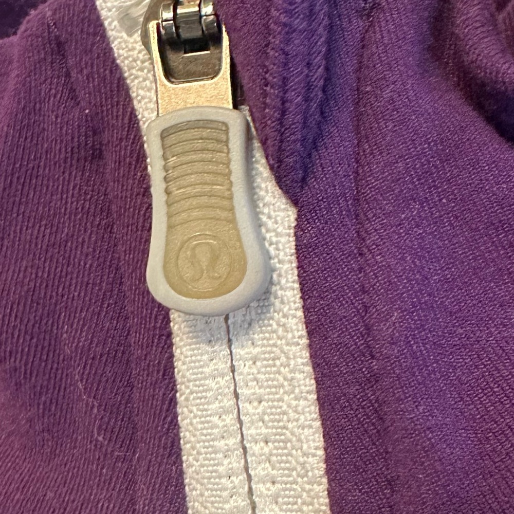 Lululemon Women’s Purple Zip-Up Jacket Size M Ptp 18 - Picture 3 of 8